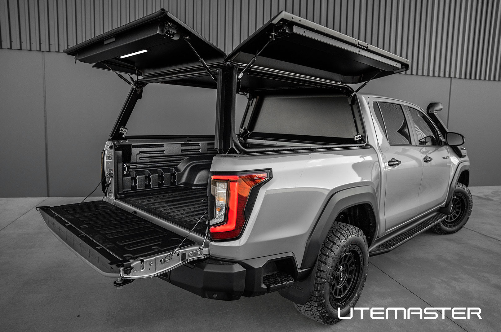 Toyota Hilux Tub Canopy